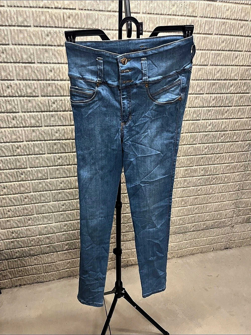 Studio F My Life Is My Style Skinny Jeans Blue Waist 20 NWT
